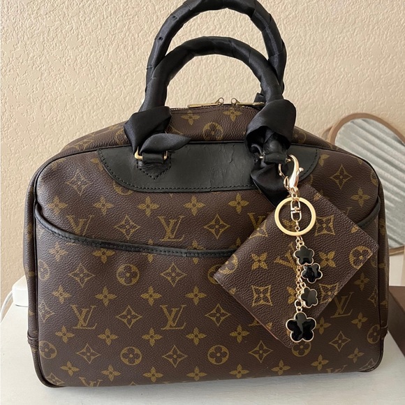 Louis Vuitton cardholder - Picture 7 of 8